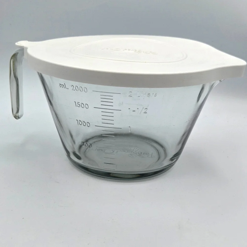 Pampered Chef 2 Qt 8 Cup Glass Measuring Mixing Batter Bowl WITH LID Perfect